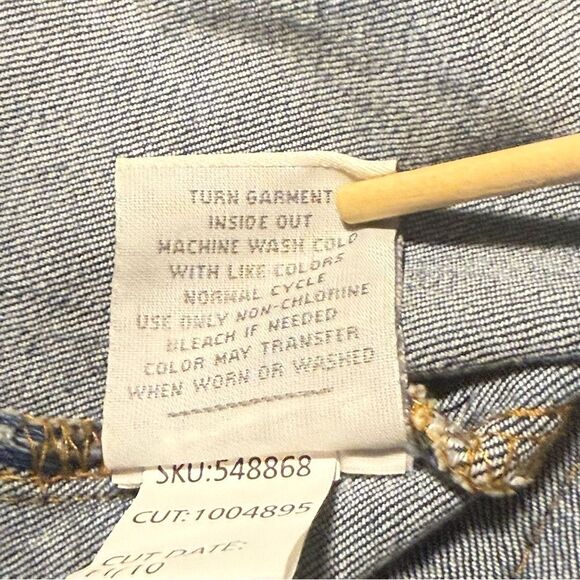 Torrid Blue Jean Trucker Jacket Medium Wash size 1xl Button front - Picture 8 of 9
